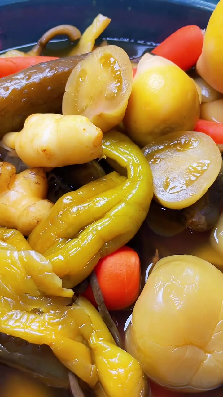 咸菜疙瘩口味多样红咸菜不咸带盐的咸口