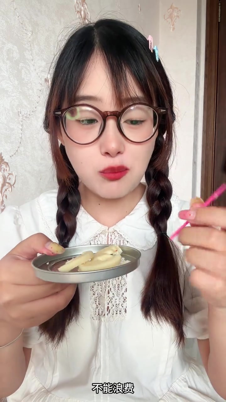 哪吒造型巧克力，恋爱爆珠，大葱拽拽糖，小猪佩奇戒指糖