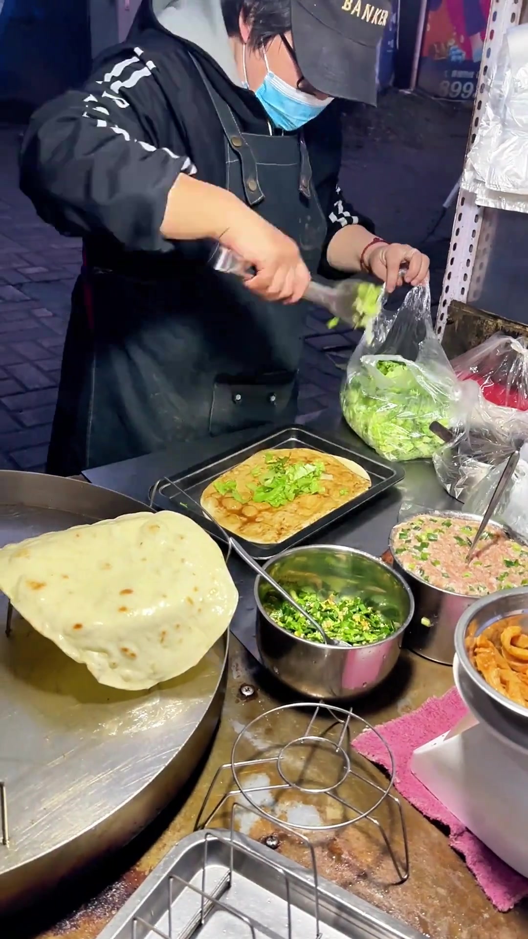 手拿08年的统一奶茶，想要找到08年学校门口煎饼的味道