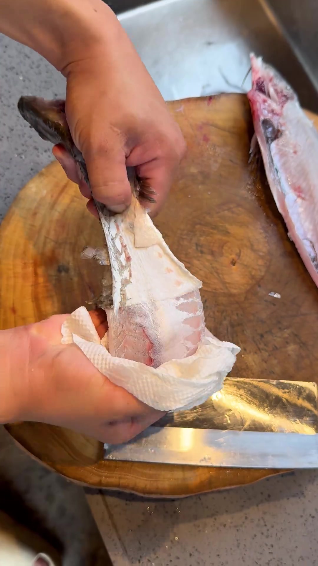 吃草的银鳕鱼做广西鱼生会有草鱼味吗