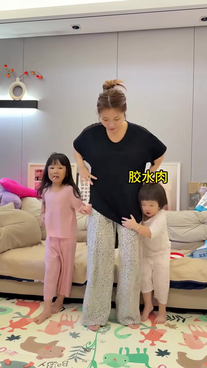 可爱肉肉努力学舞蹈！