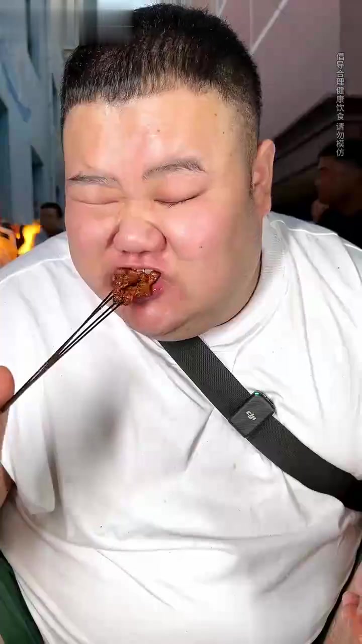 兰州特色明火烤肉1元1串吃到爽！