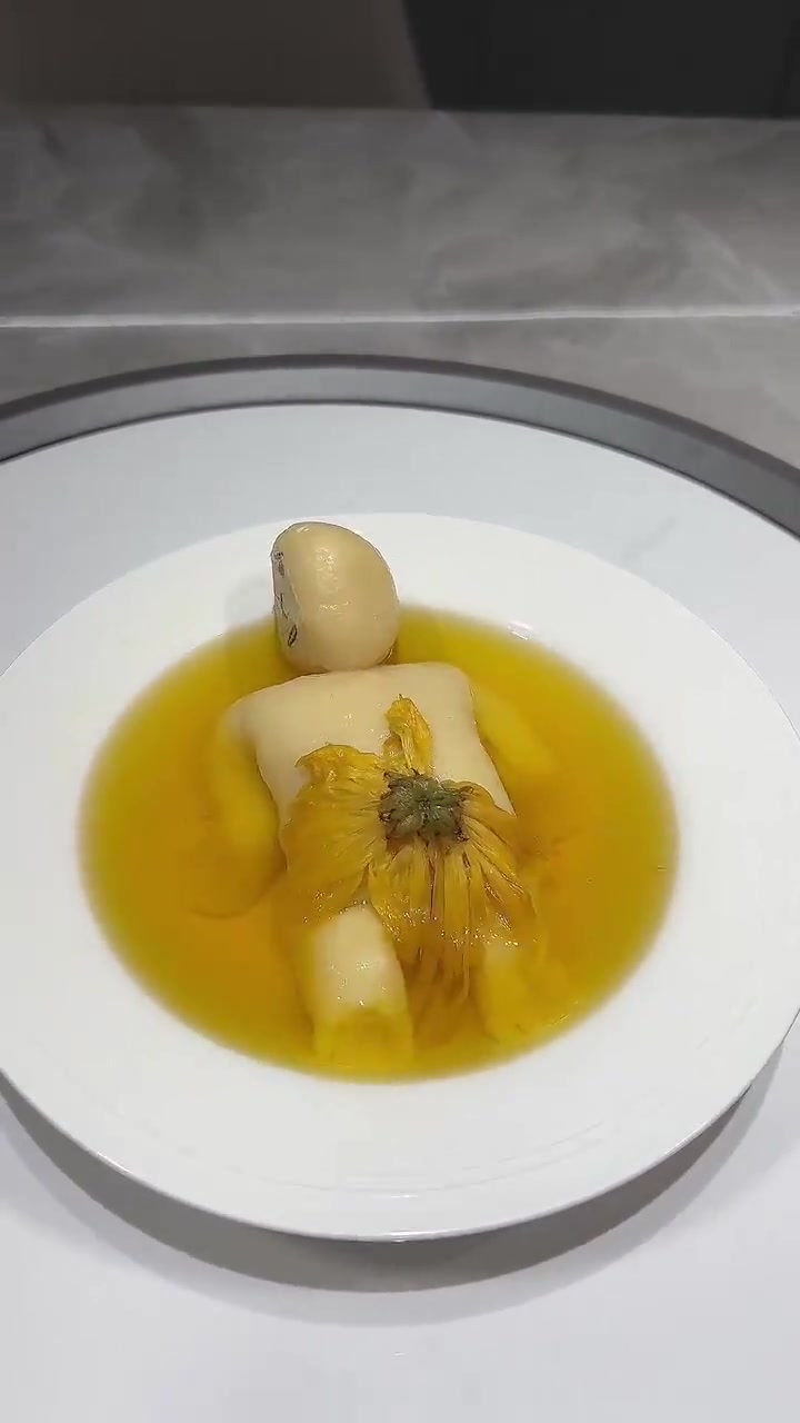 创意融合菜之面点菊花汤你听过这老话吗
