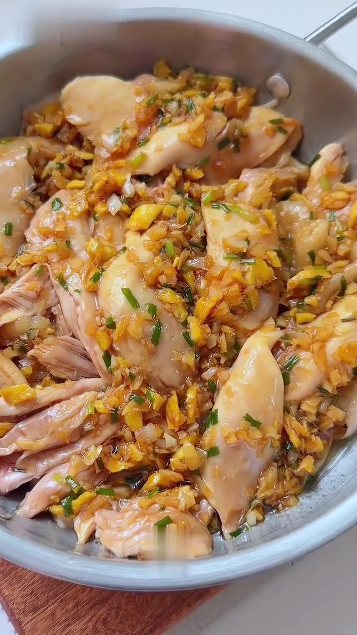 家常葱油手撕鸡,嫩滑入味葱香四溢