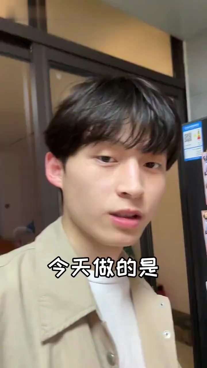 复制打开，看卢大宇作品：6斤小龙虾实现麻辣自由