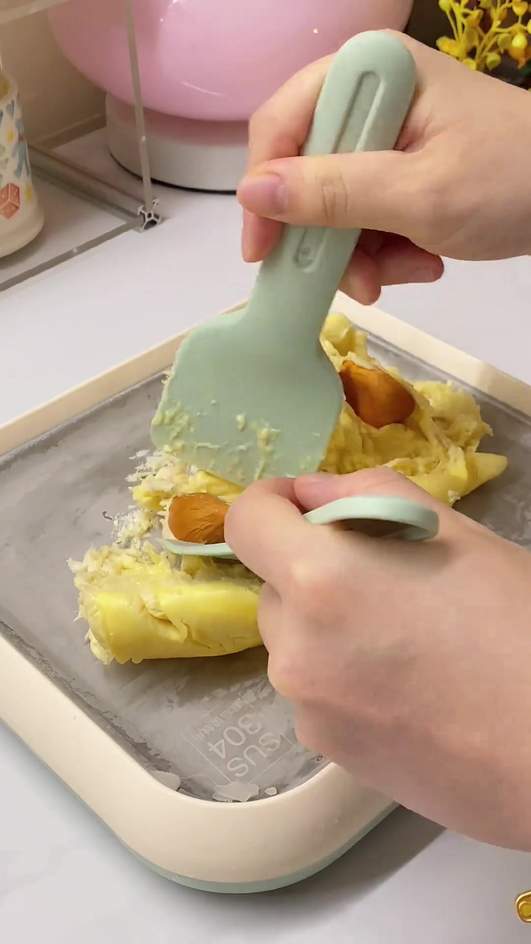 在家就能做街边买不到的榴莲炒冰