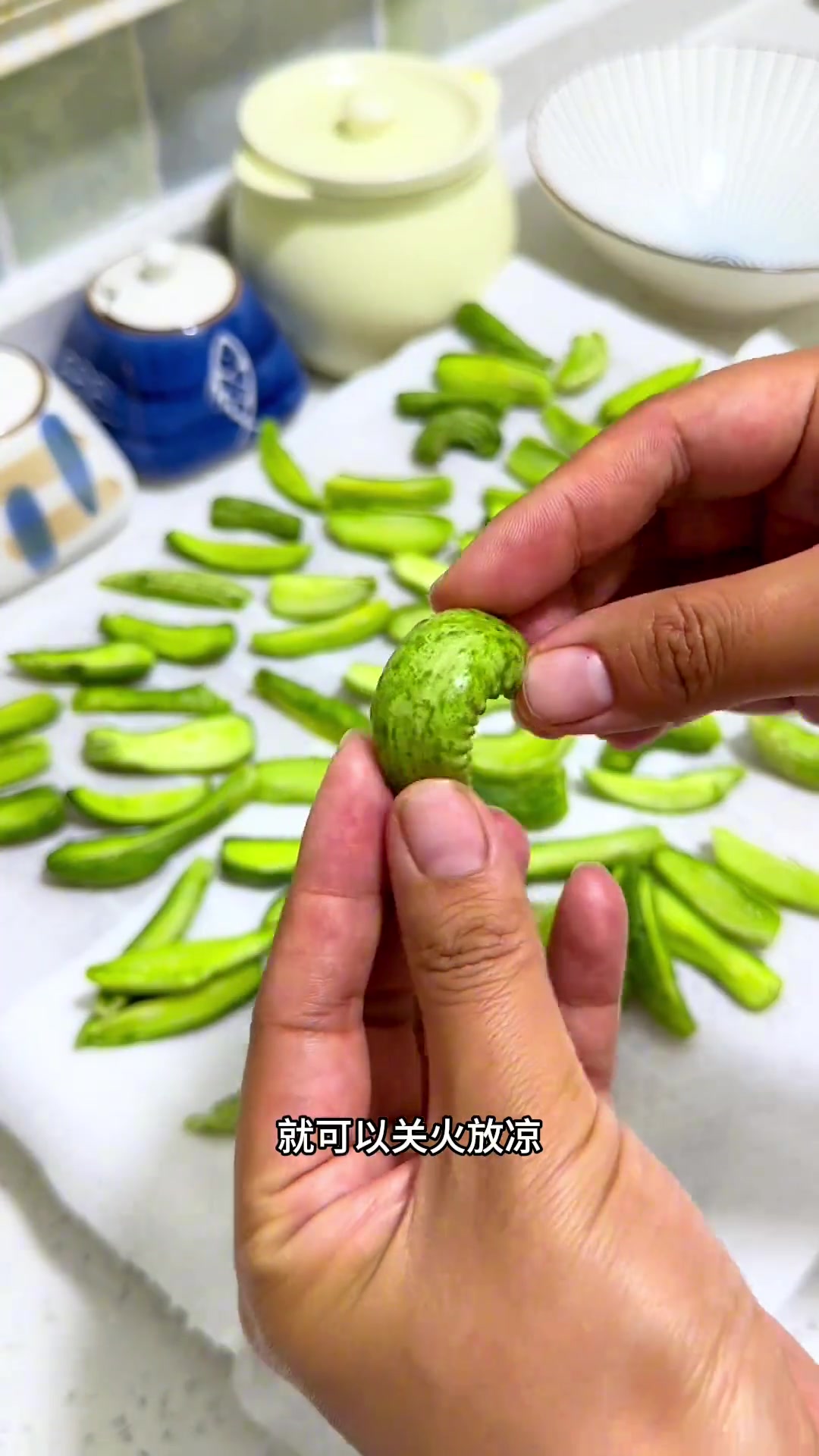 年年做的腌黄瓜咸菜,做法超简单,配餐超下饭