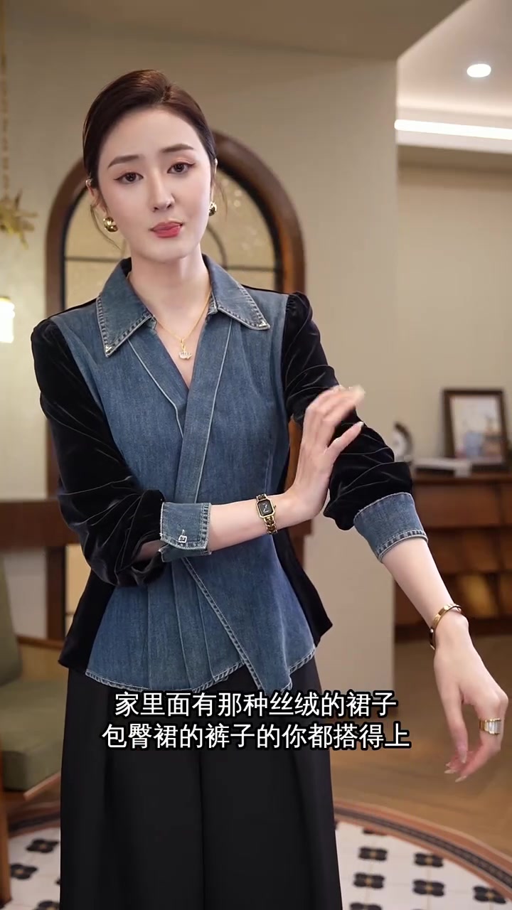 秋季新款搭配推荐,黑色高领毛衣和蕾丝打底衫