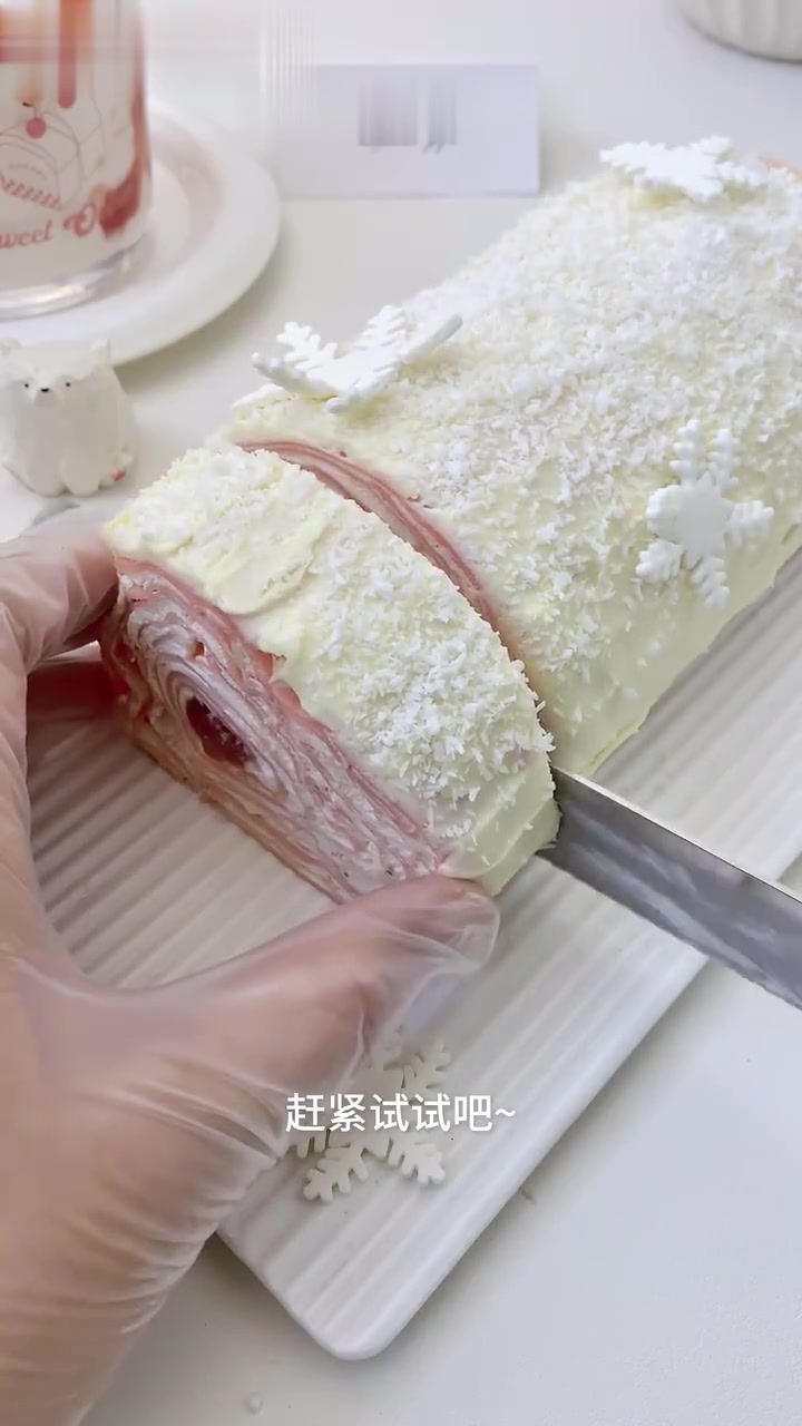 把我爱的草莓卷入千层!白巧草莓千层卷