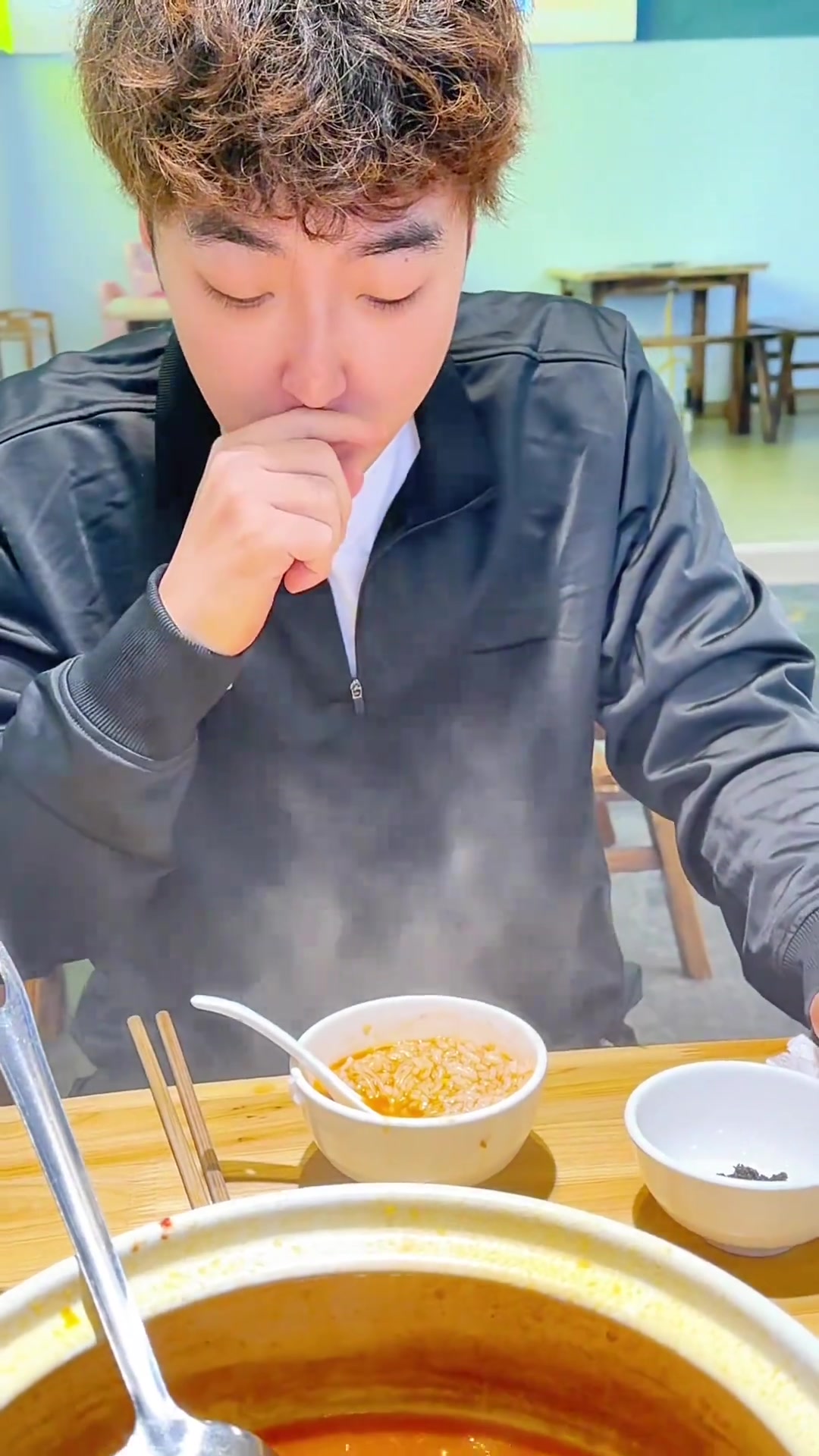 韩国人吃贵州酸汤相见恨晚,狂吃五碗饭喝干汤