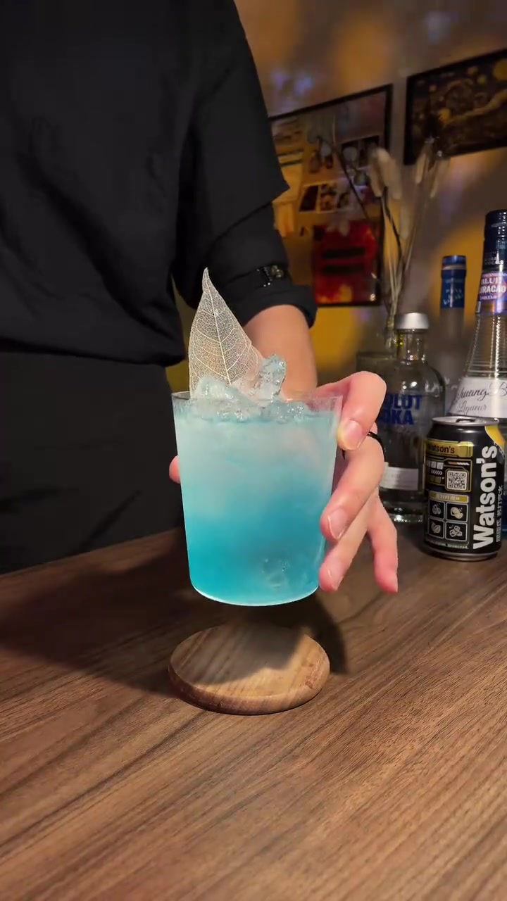 今日鸡尾酒:蓝色珊瑚礁