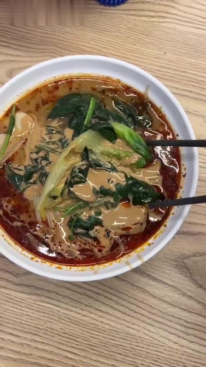 在长沙,东北老式黏糊麻辣烫
