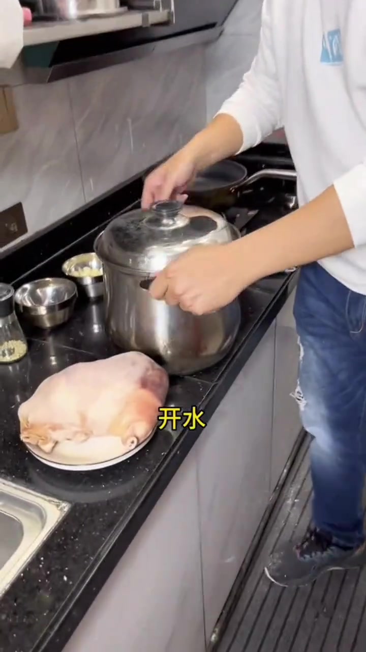 猪肚包鸡教程!独特做法与食材大揭秘!