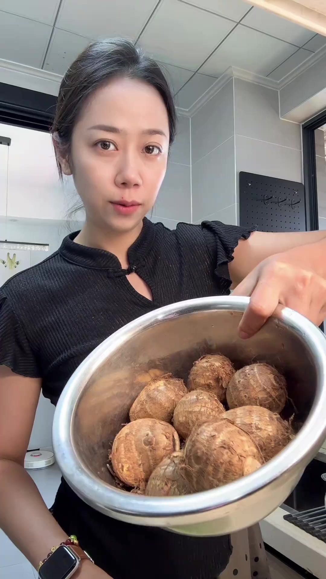 秋日家常芋头娃娃菜,要吃烫烫的