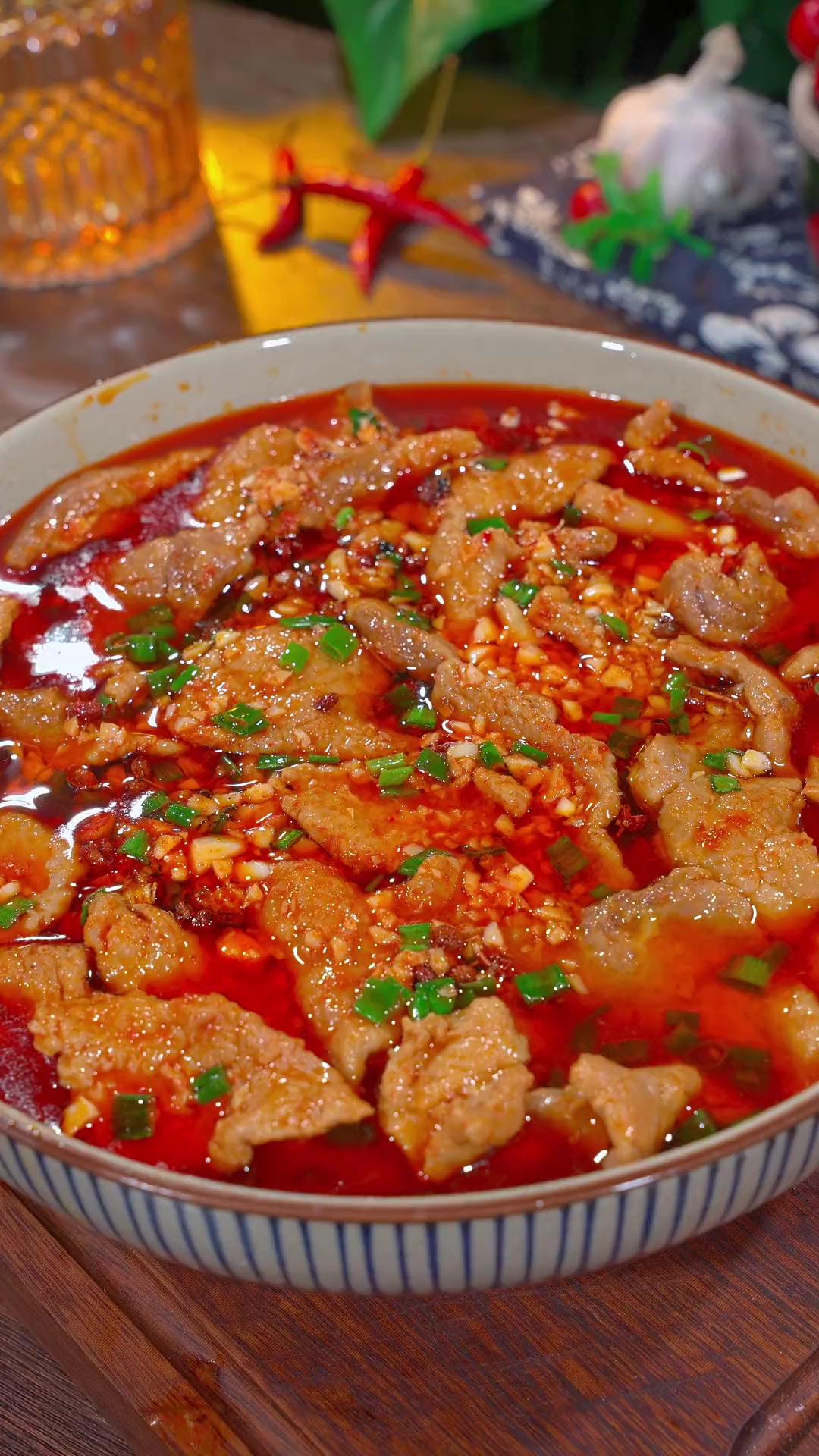 很多人爱饭店水煮肉片,今分享正宗四川做法