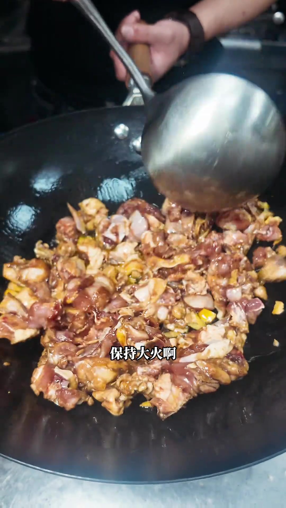 小炒口味鸡,农家仔鸡小块烹饪释放本味