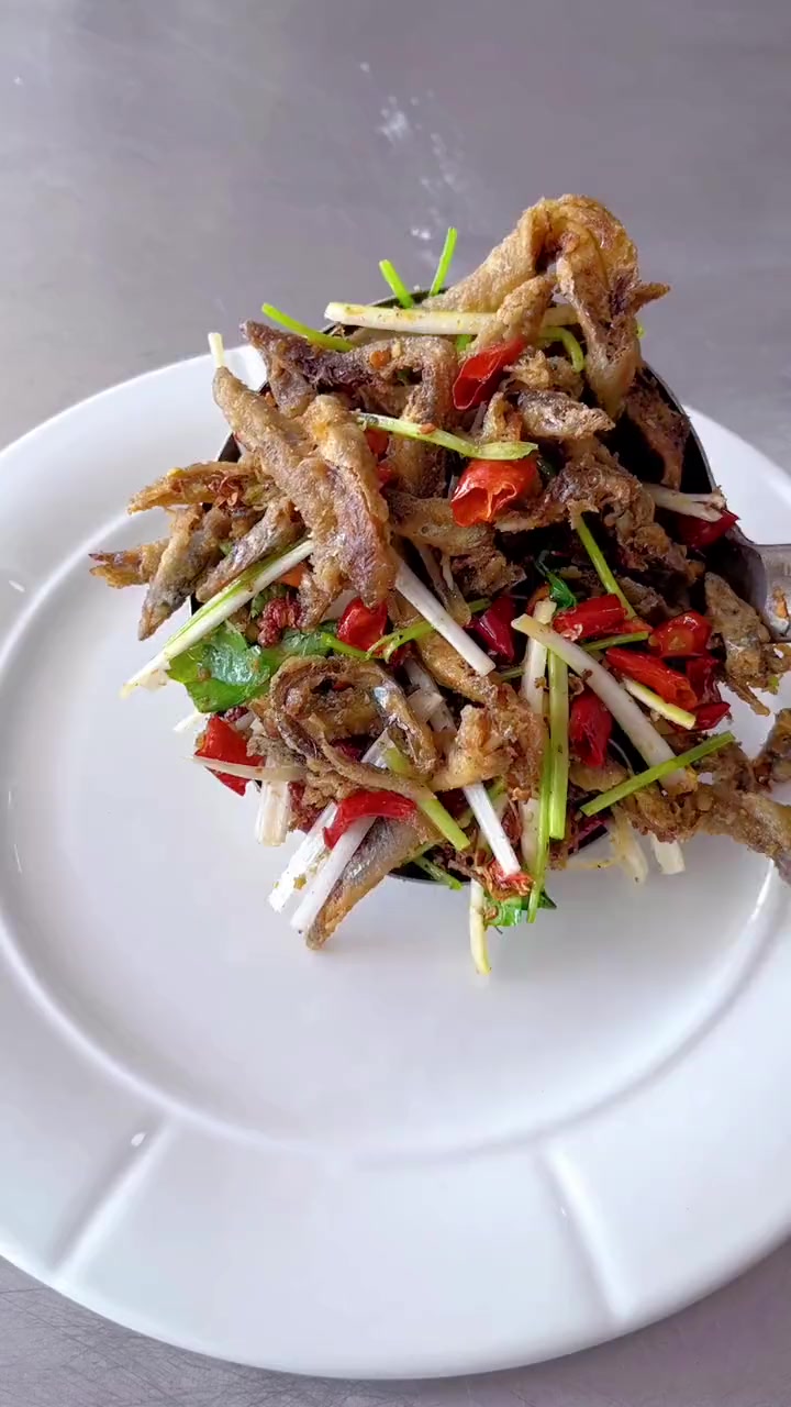 干煸面条鱼做法超简单又酥又脆麻麻辣辣快来学