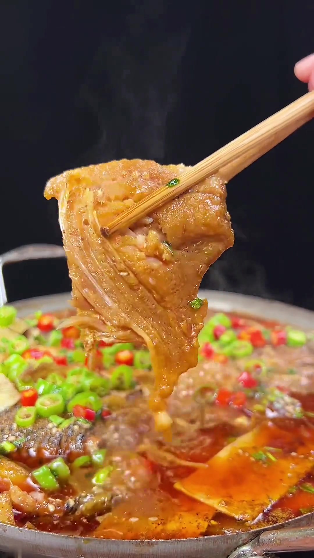 在家就能做麻辣鲜香、外焦里嫩的烤鱼，超简单！