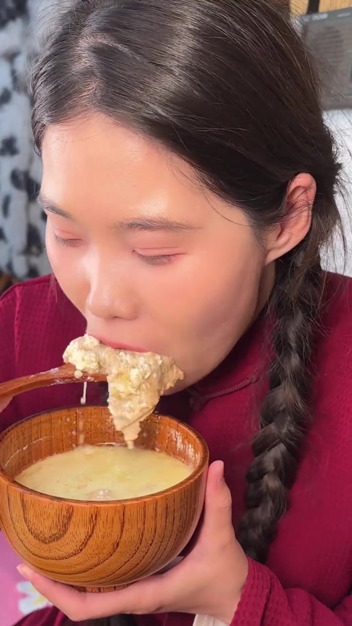 秋天的第一杯奶茶大家喝了吗？内蒙版的奶茶你想尝尝吗？