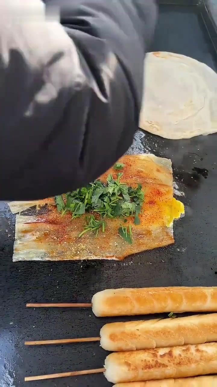 手抓饼卷烤冷面