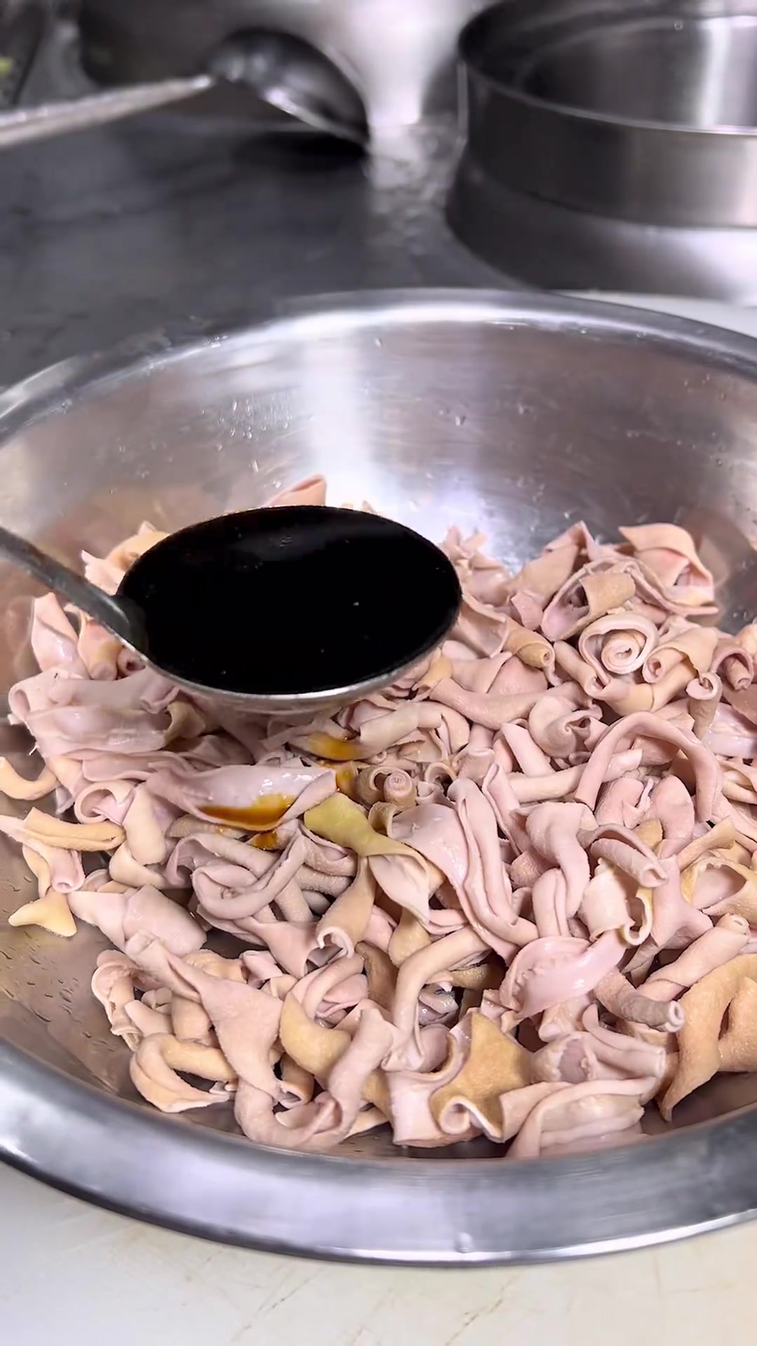 冷冻鸭肠变美味凉拌菜做法超简单快来学