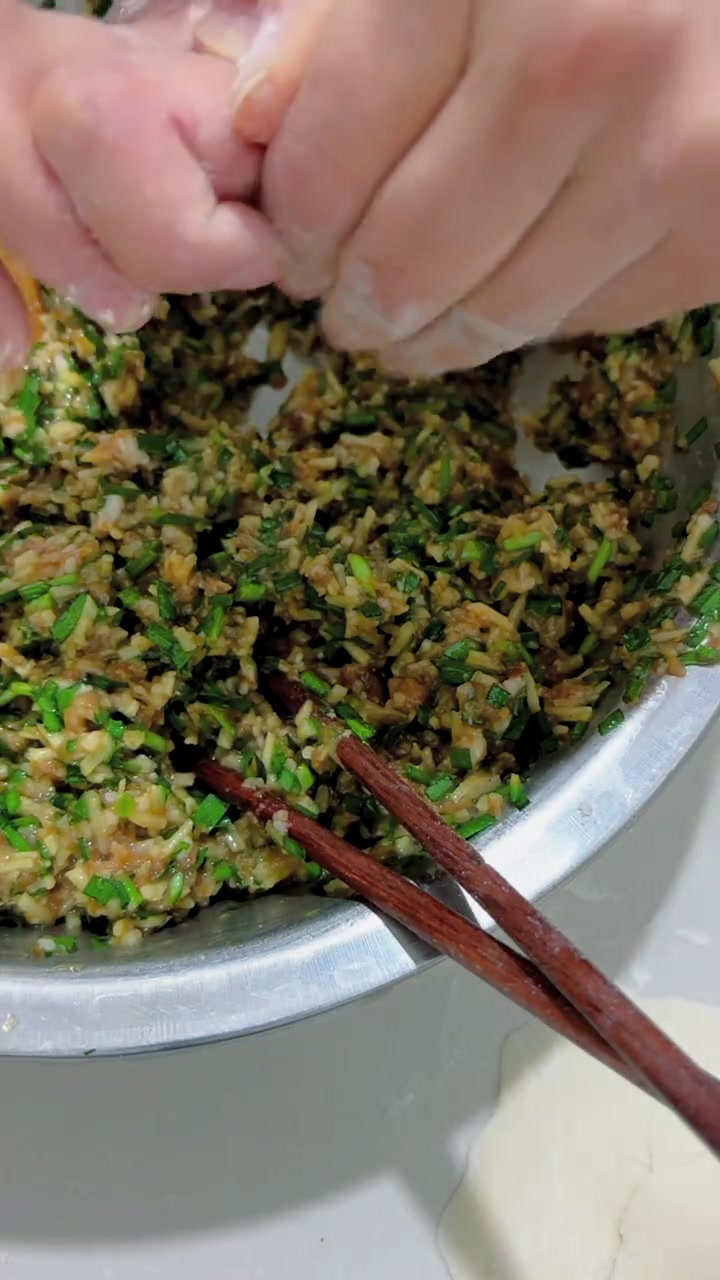 分享土豆韭菜馅水饺的做法