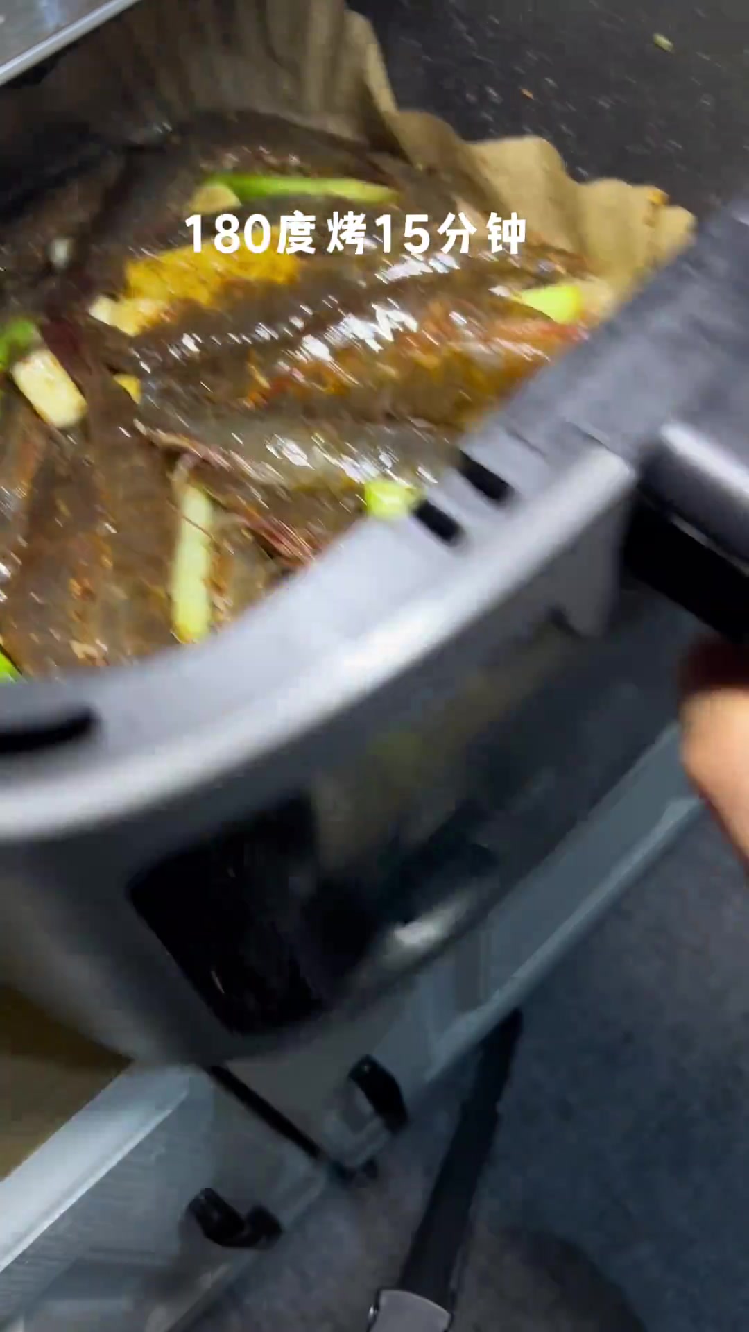 学会空气炸锅烤虾,告别烧烤店!焦香酥脆超好吃
