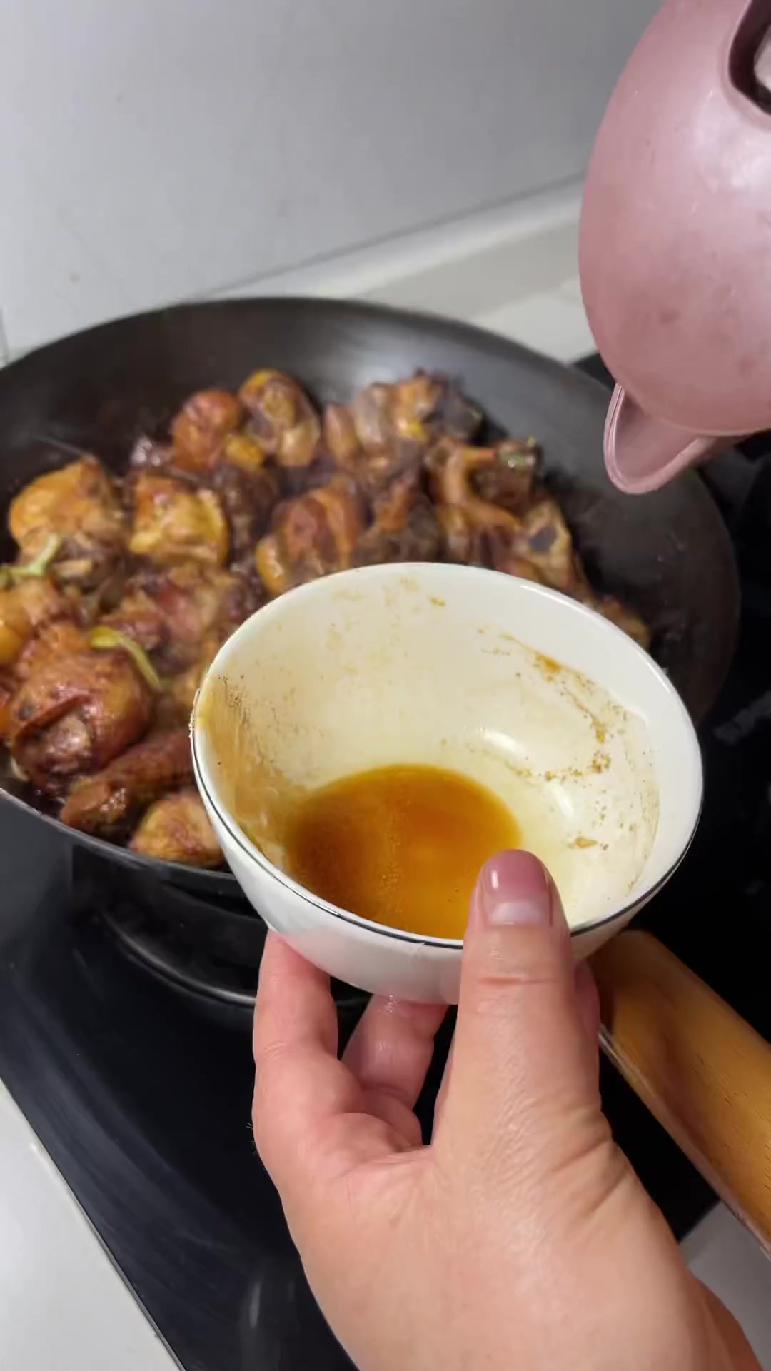 不知吃啥时，给家人来碗猪肉勾鸡，家的味道！