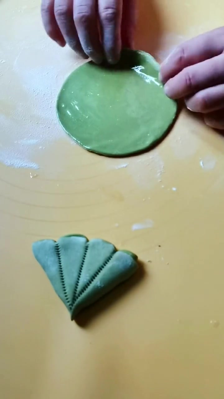 荷叶饼新做法,夹肉夹菜皆美味