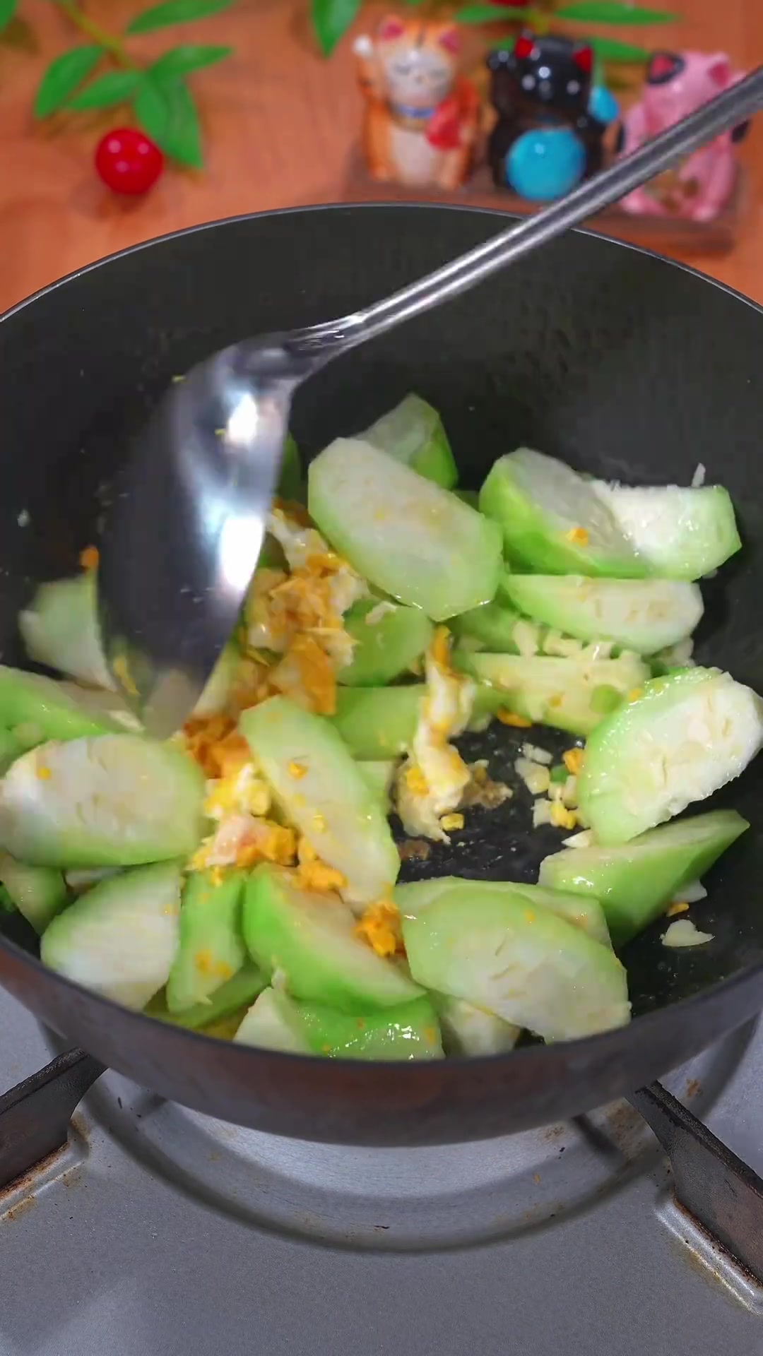 秋天常做丝瓜鱼片汤,清甜鱼肉超好吃
