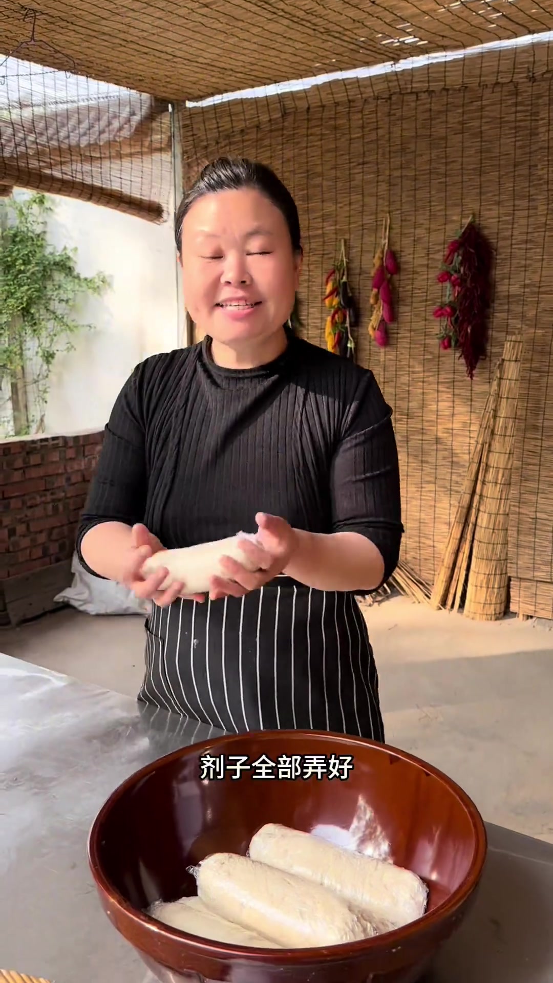 河南香酥炸油条，做法简单，外酥脆个个空心