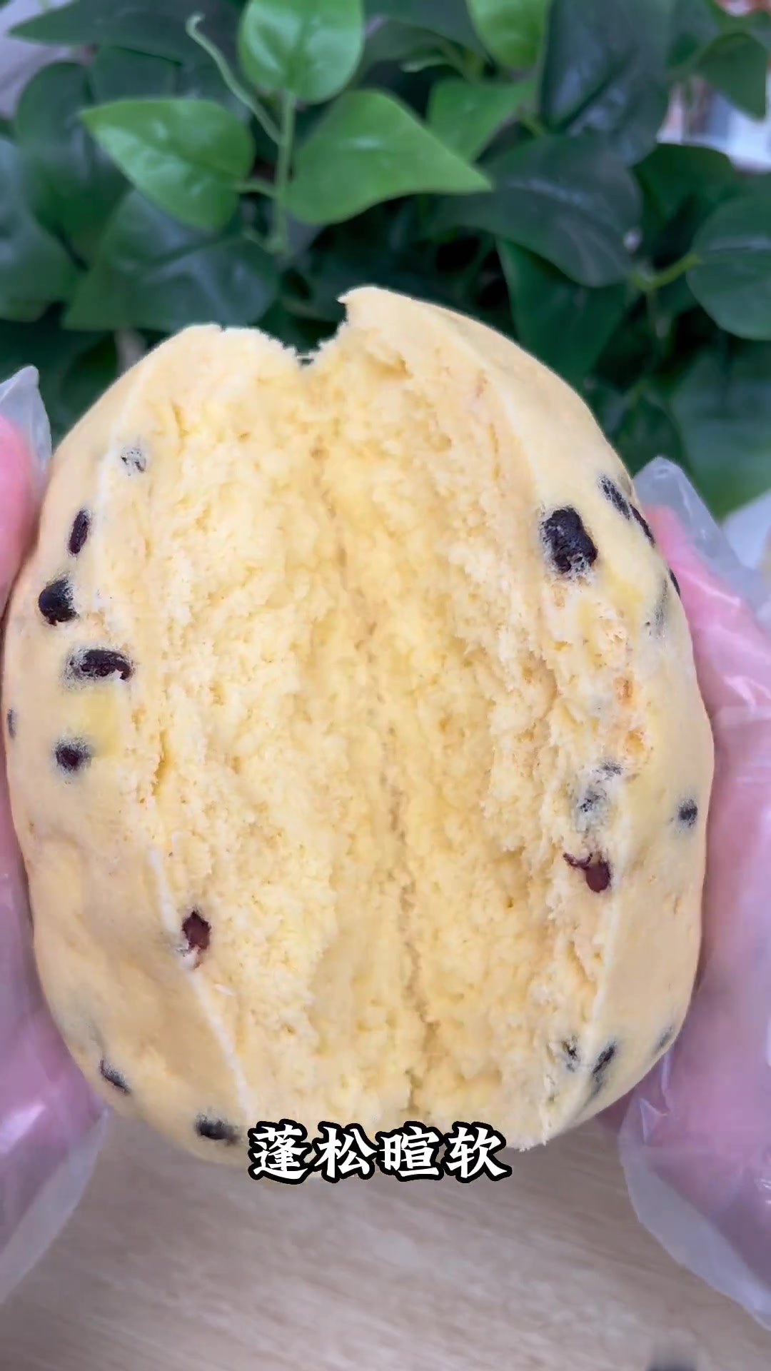 不用烤箱，蒸出蓬松宣软、奶香浓郁的简单蛋糕