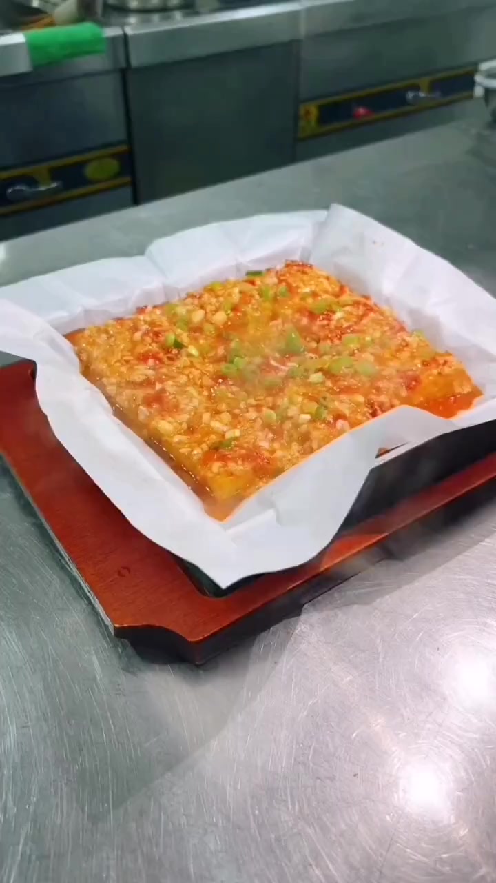 石板包浆豆腐,158米学十道特色菜,私信我