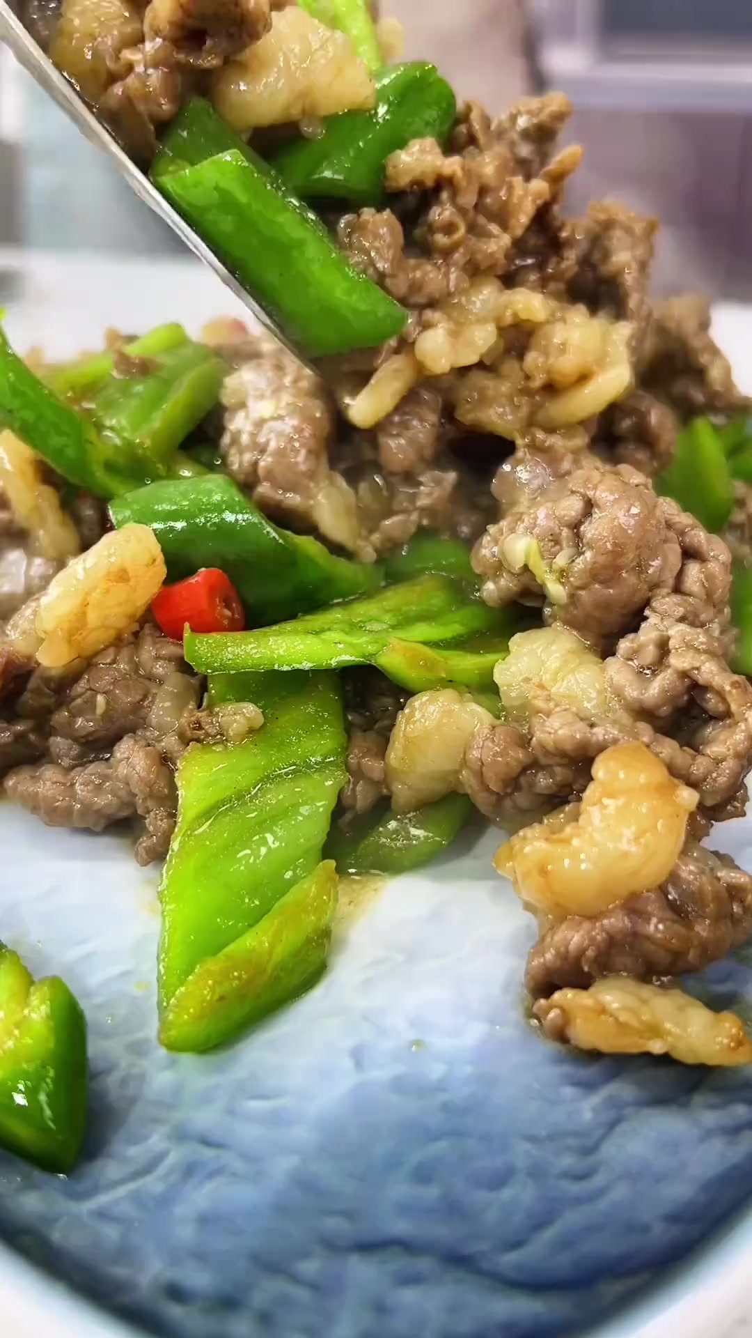 超级下饭青椒炒肥牛，连吃三天不过瘾！