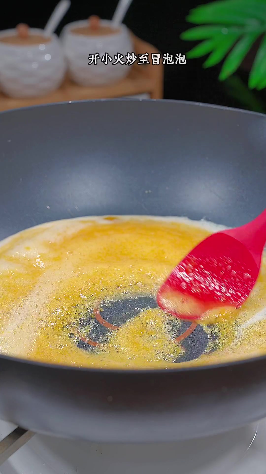 想吃虾时就做咸蛋黄焗罗氏虾,超美味