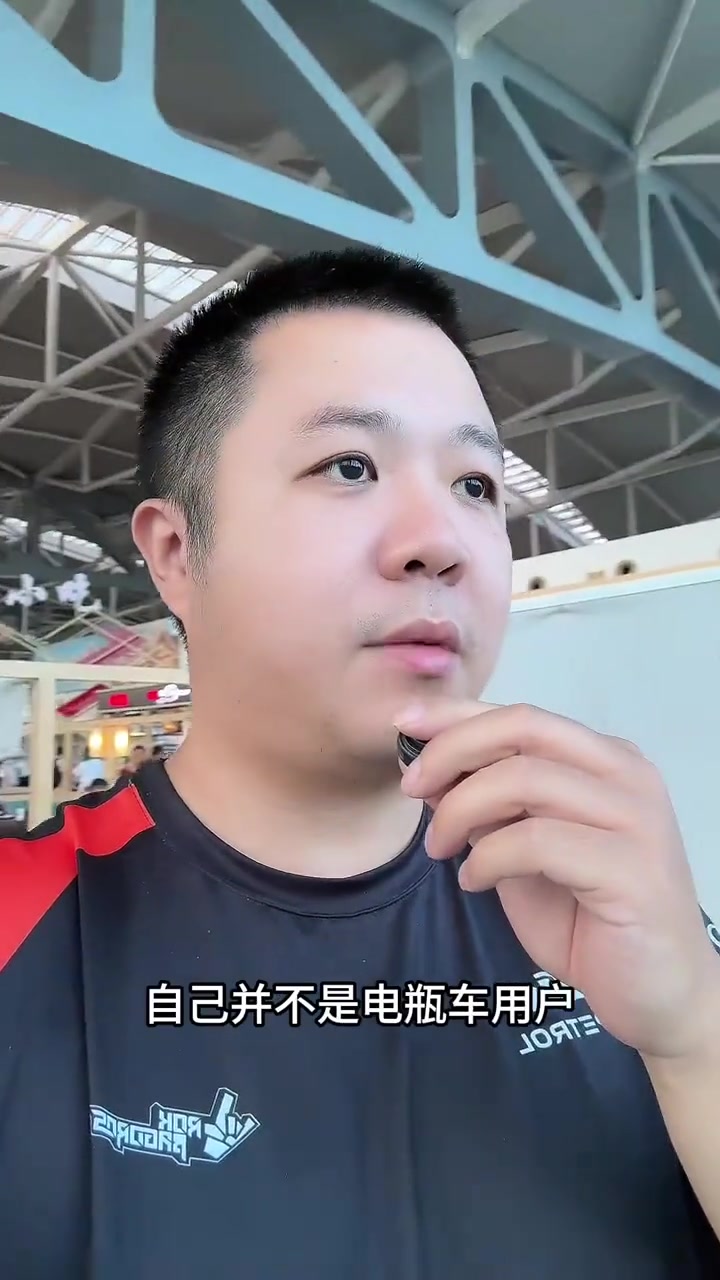 蛋糕店也禁摩这件事情反映的其实是公众对于摩托车的刻板印象