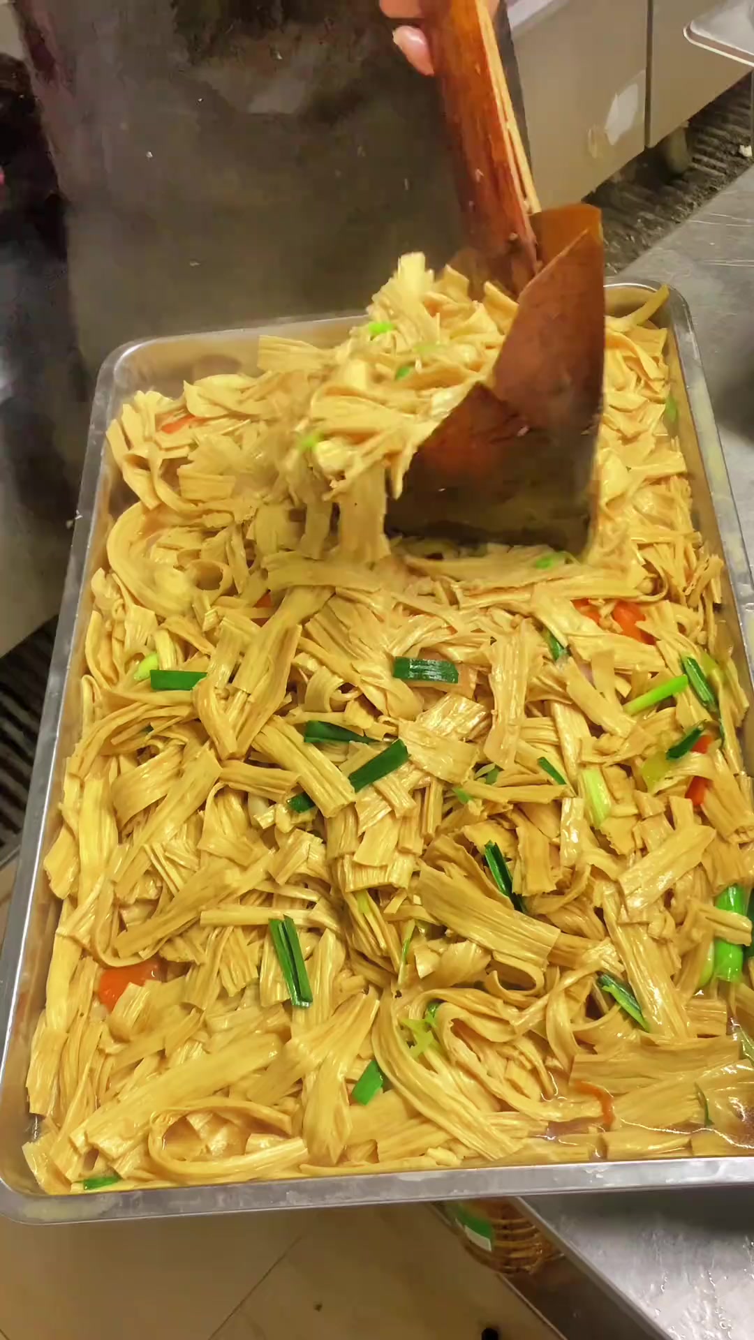 清炒腐竹做法分享，简单一看就会