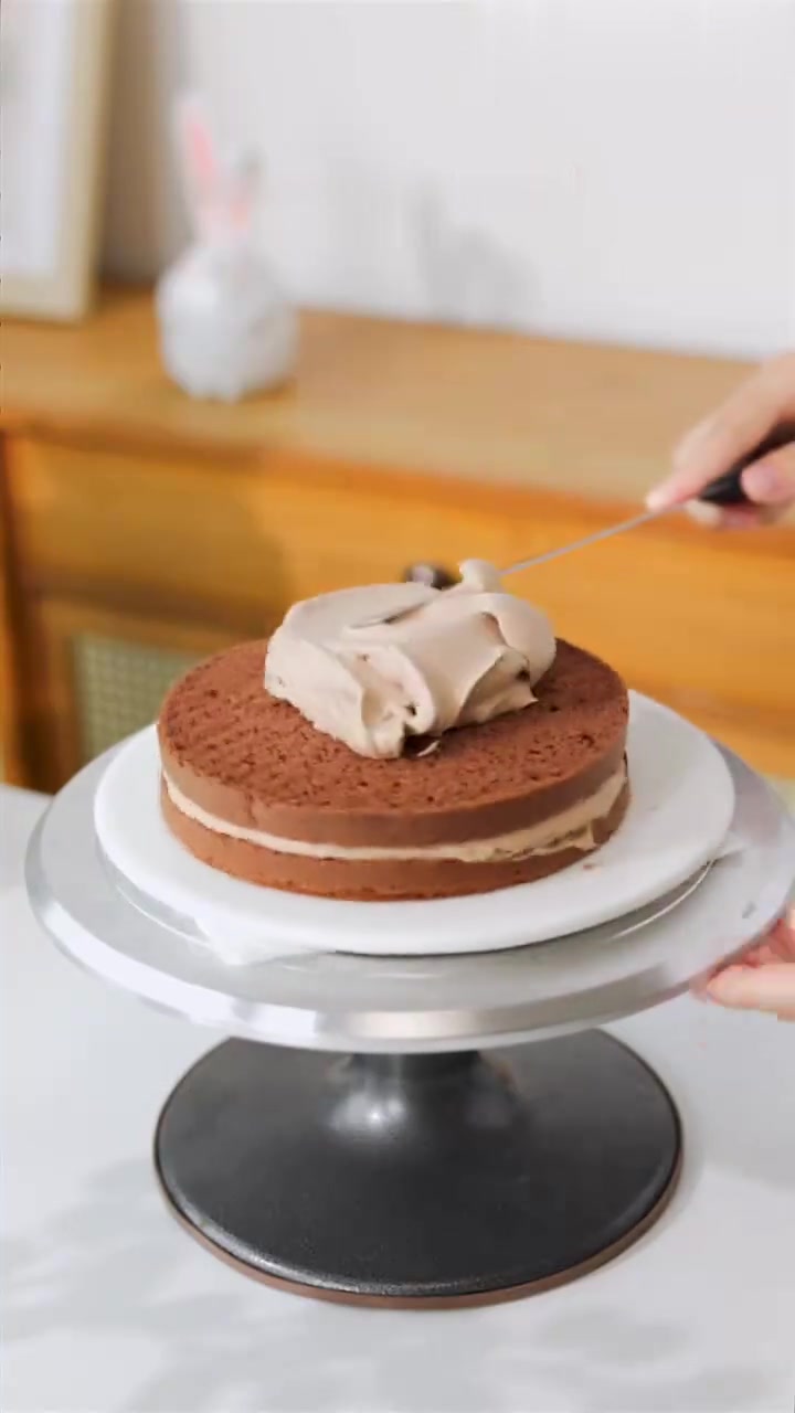 巧克力控不能错过的巧克力蛋糕，浓郁香醇吃上一大块超满足