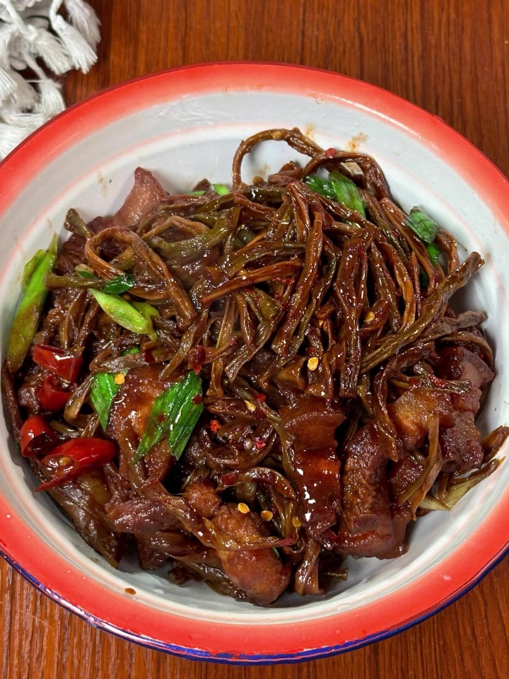 五花肉烧干豆角,太好吃了!