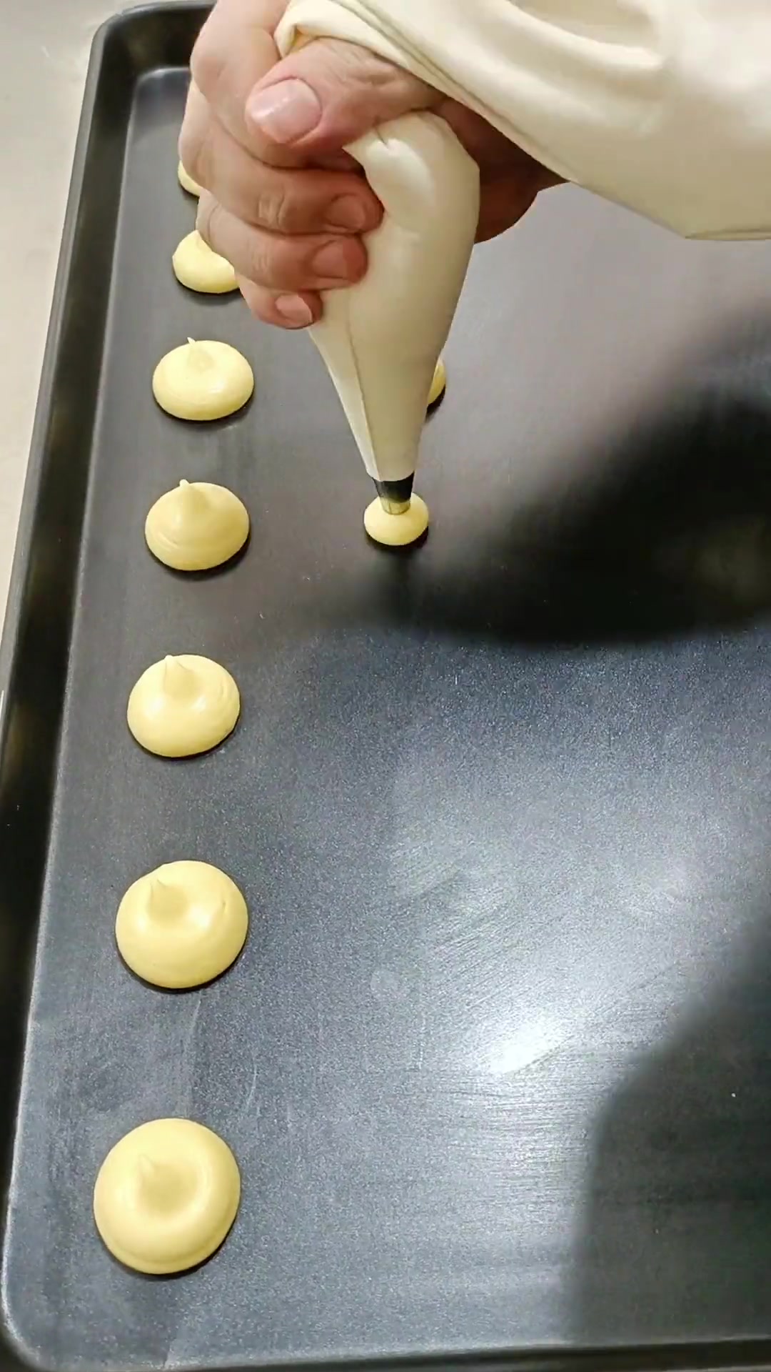 脆皮菠萝泡芙，有问题可在评论区留言，我会回复