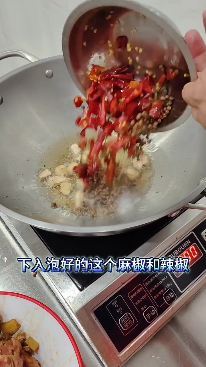 拆解武汉黑鸭煲做法，产品咋样，适合啥店？