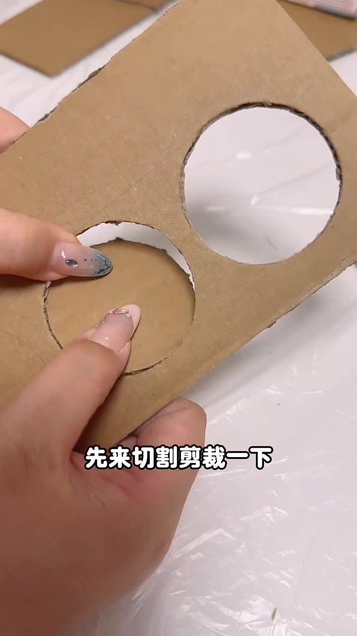 鼠鼠我呀竟然住进娃娃机里了？！