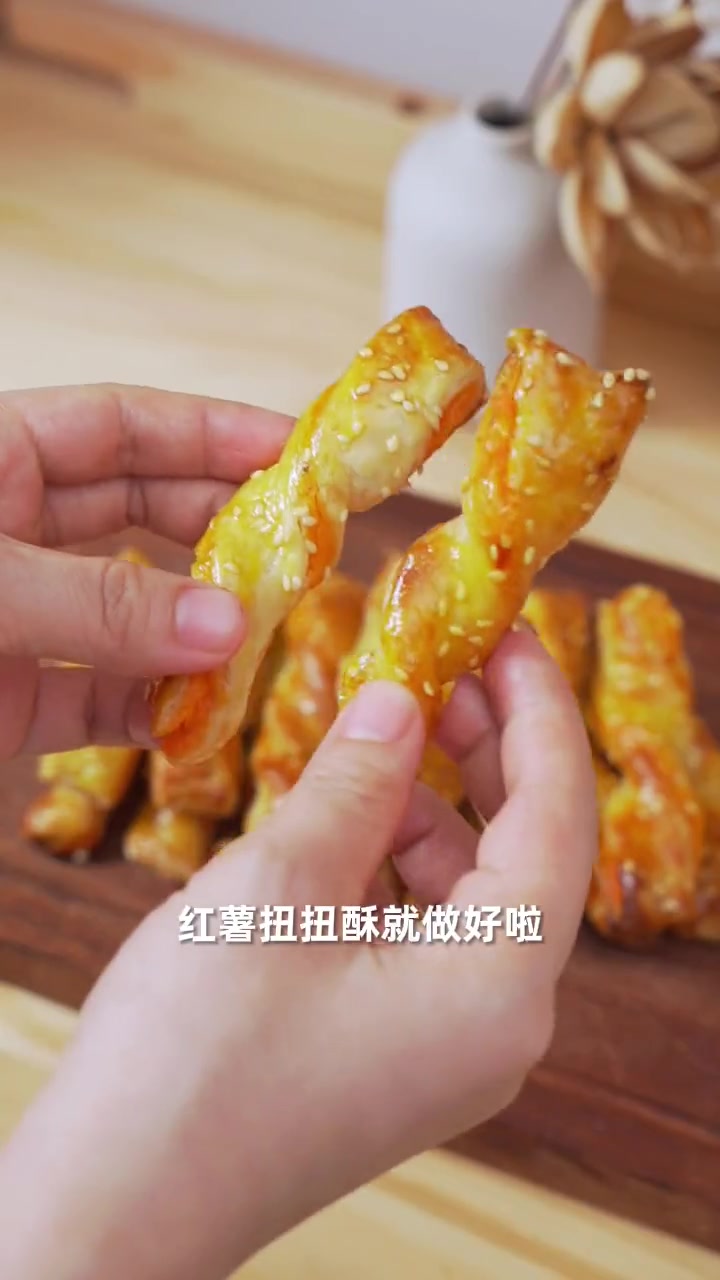 如果你有一台微蒸烤箱，分享2款简单又好吃的小食谱