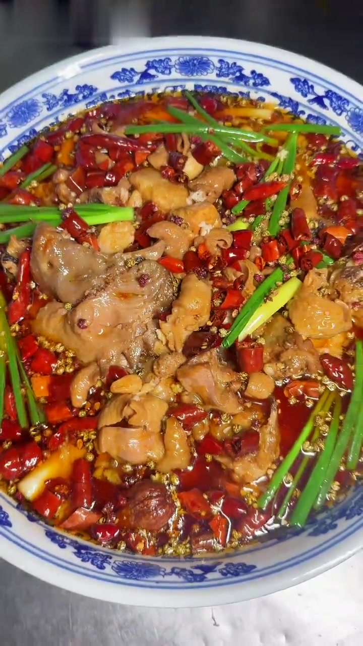 这样做的肥肠鸡,肥肠与鸡都超好吃!
