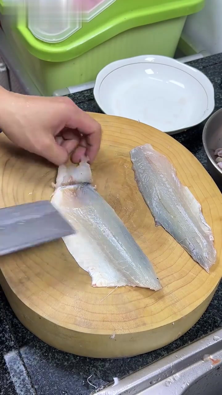 这样做鲈鱼,鲜鲜嫩嫩超好吃,主打新鲜美