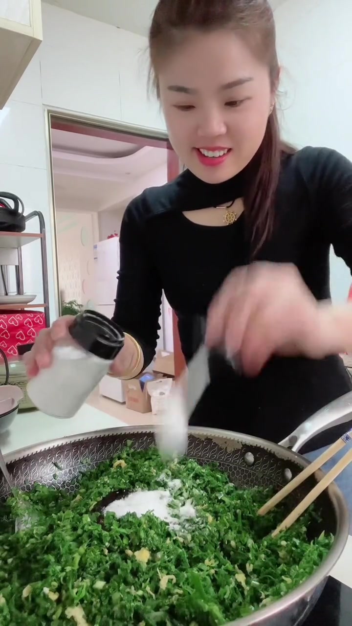 今天这个菜蟒皮薄馅大还省事！这样做吃上俩也不超标啊