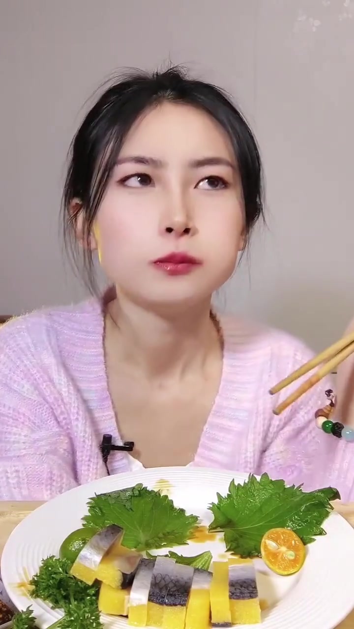 「三文鱼甜虾希鲮鱼」三拼组合,贼好吃!蘸上料吃绝绝子～