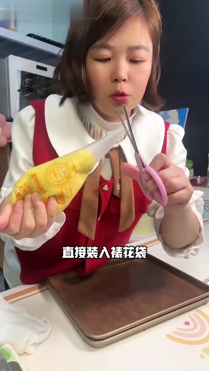 芝士麻薯做法超简单,搅搅拌拌烤熟就行