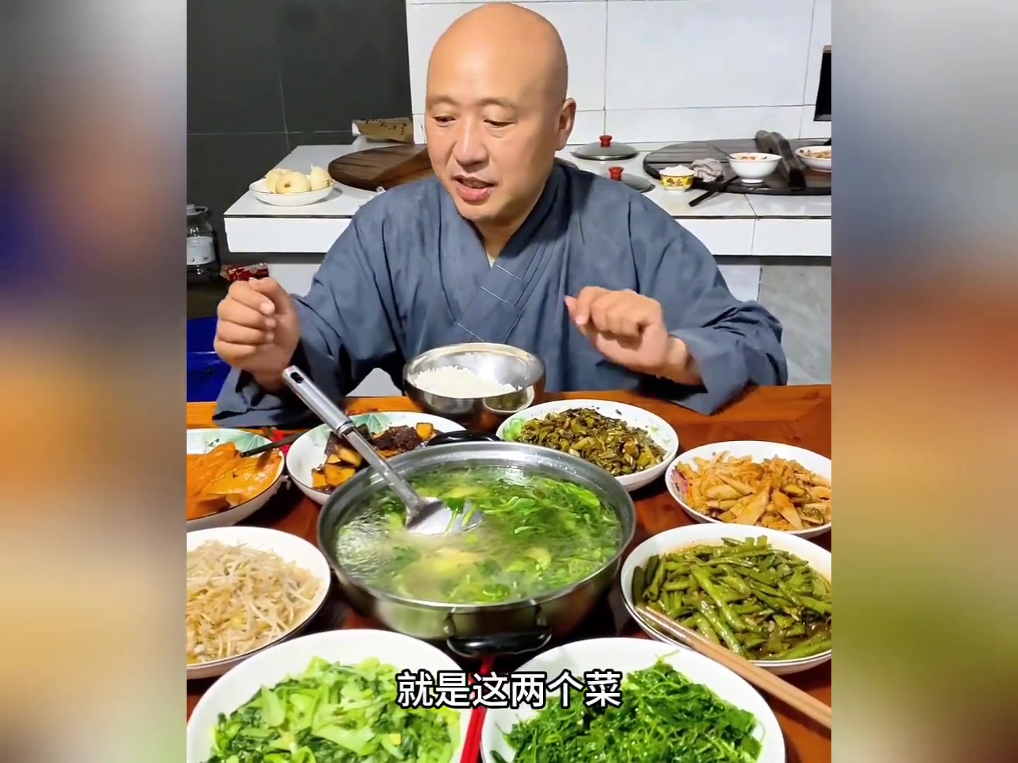 这就是寺庙里的僧人,看看他们平常吃的都是什么菜呢?