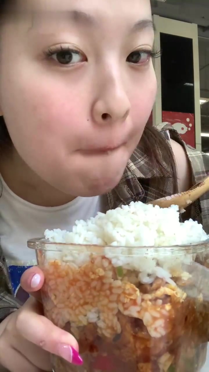 新型秀美甲的方式食堂爽吃全肉宴啊啊啊